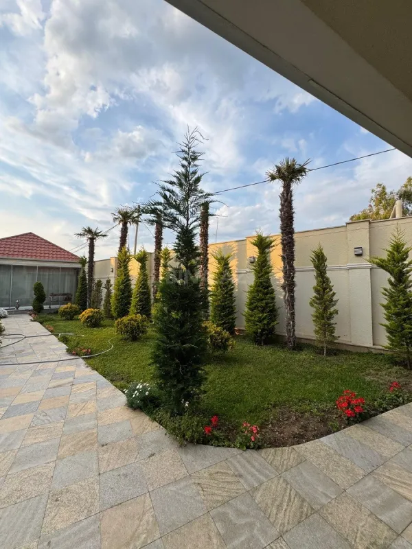 Kirayə verilir 5 otaqlı həyət evi 420 m²
