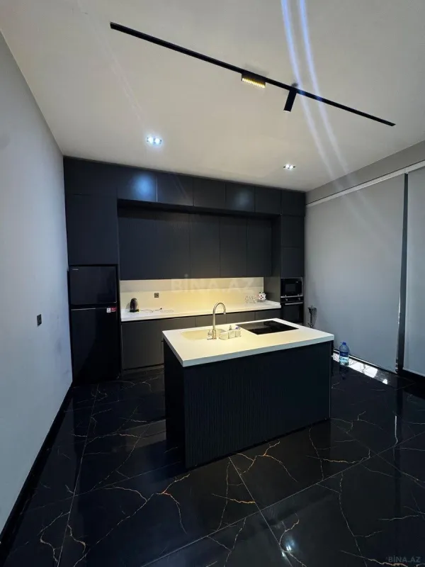 Kirayə verilir 4 otaqlı həyət evi 500 m²