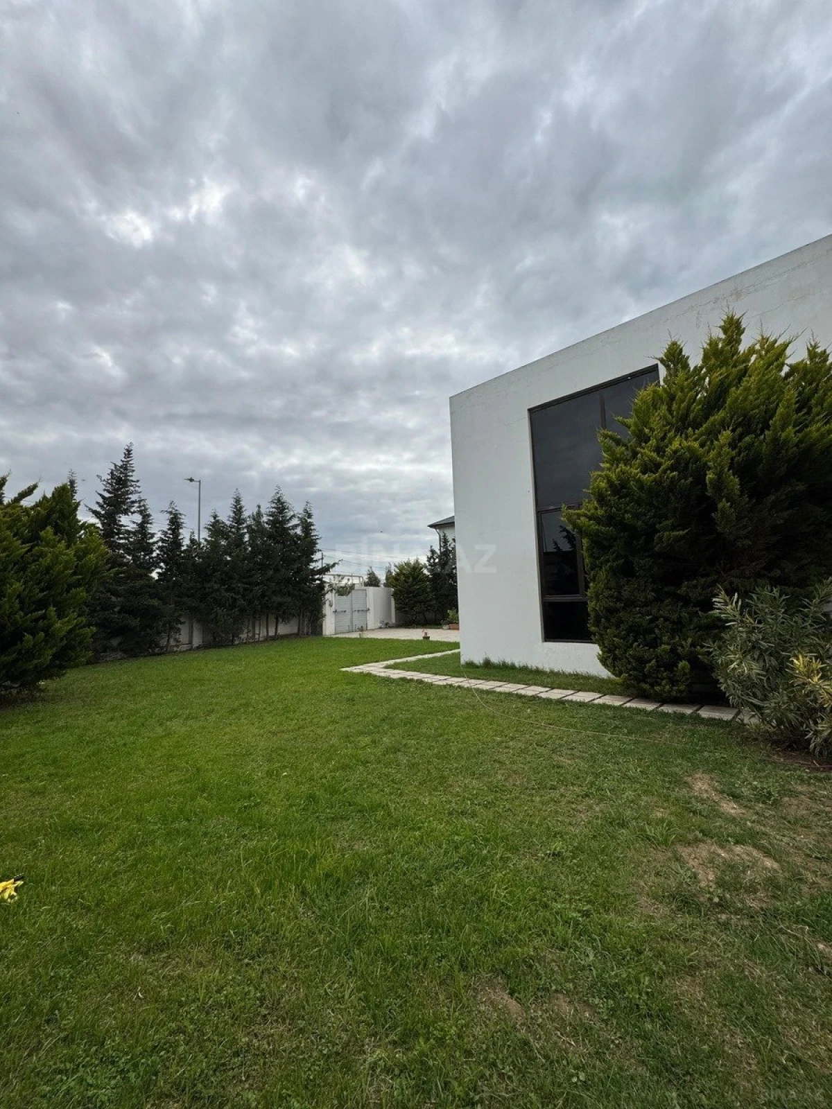 Kirayə verilir 5 otaqlı həyət evi 500 m²