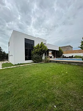 Kirayə verilir 5 otaqlı həyət evi 500 m²