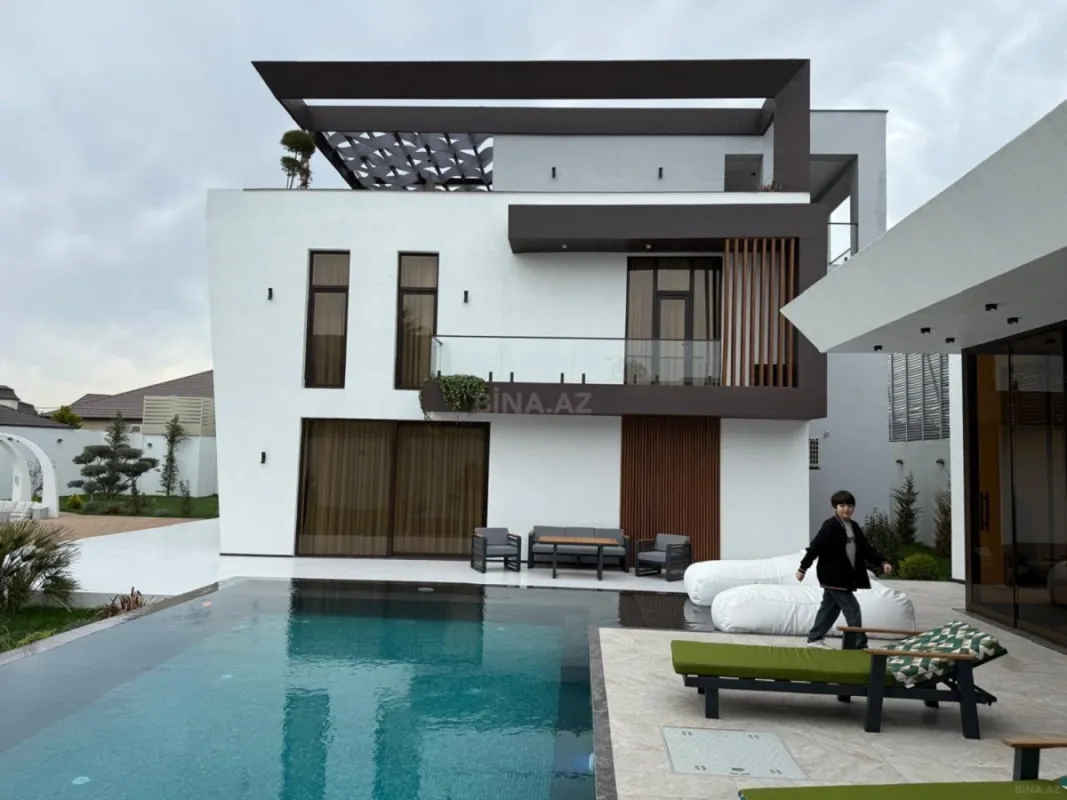 Kirayə verilir 6 otaqlı həyət evi 700 m²