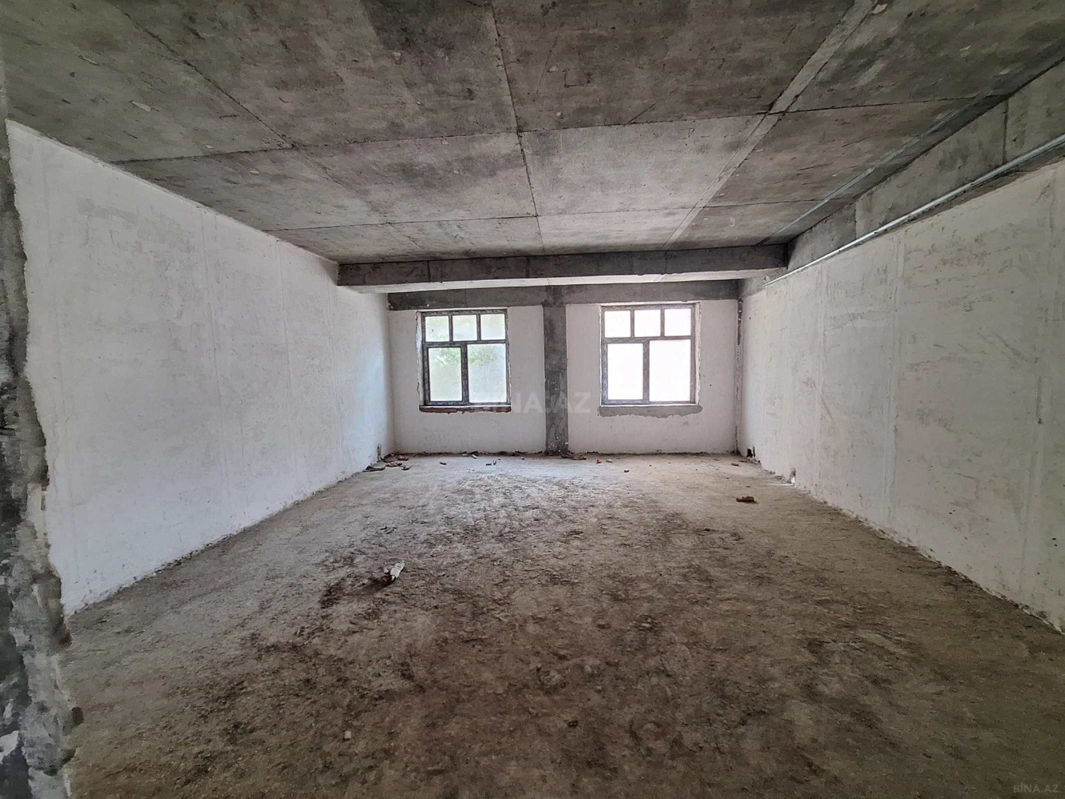 Satılır 4 otaqlı mənzil 202 m²