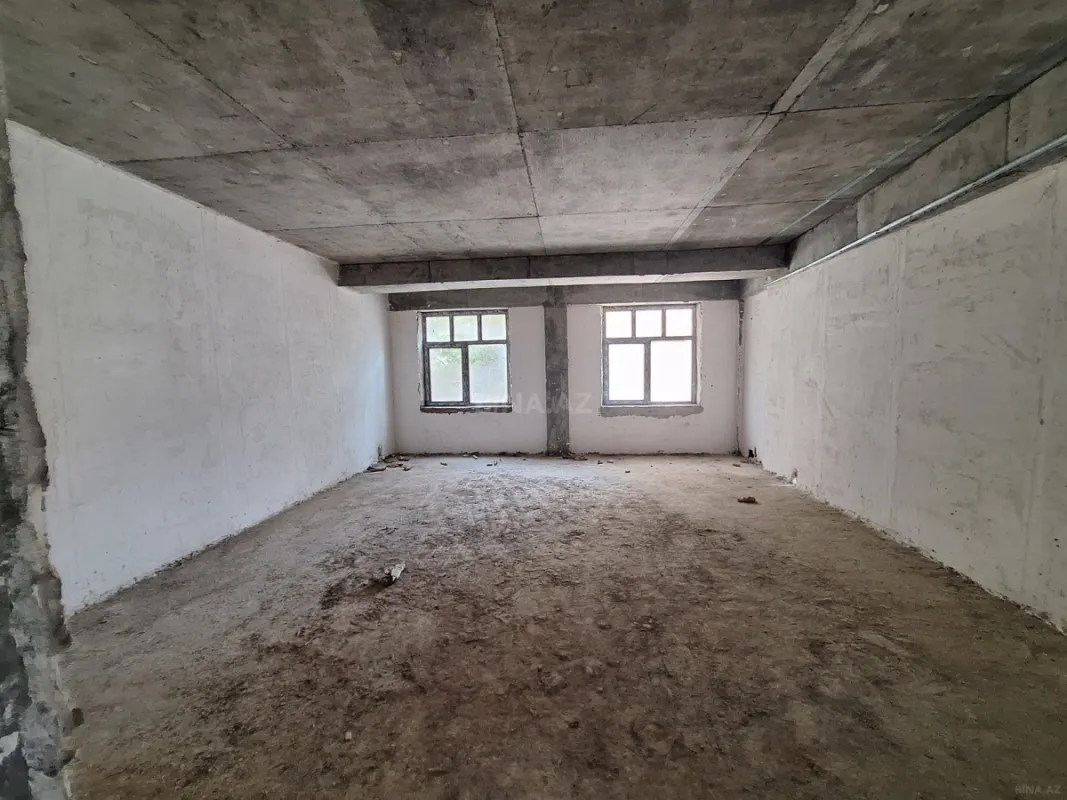 Satılır 4 otaqlı mənzil 202 m²