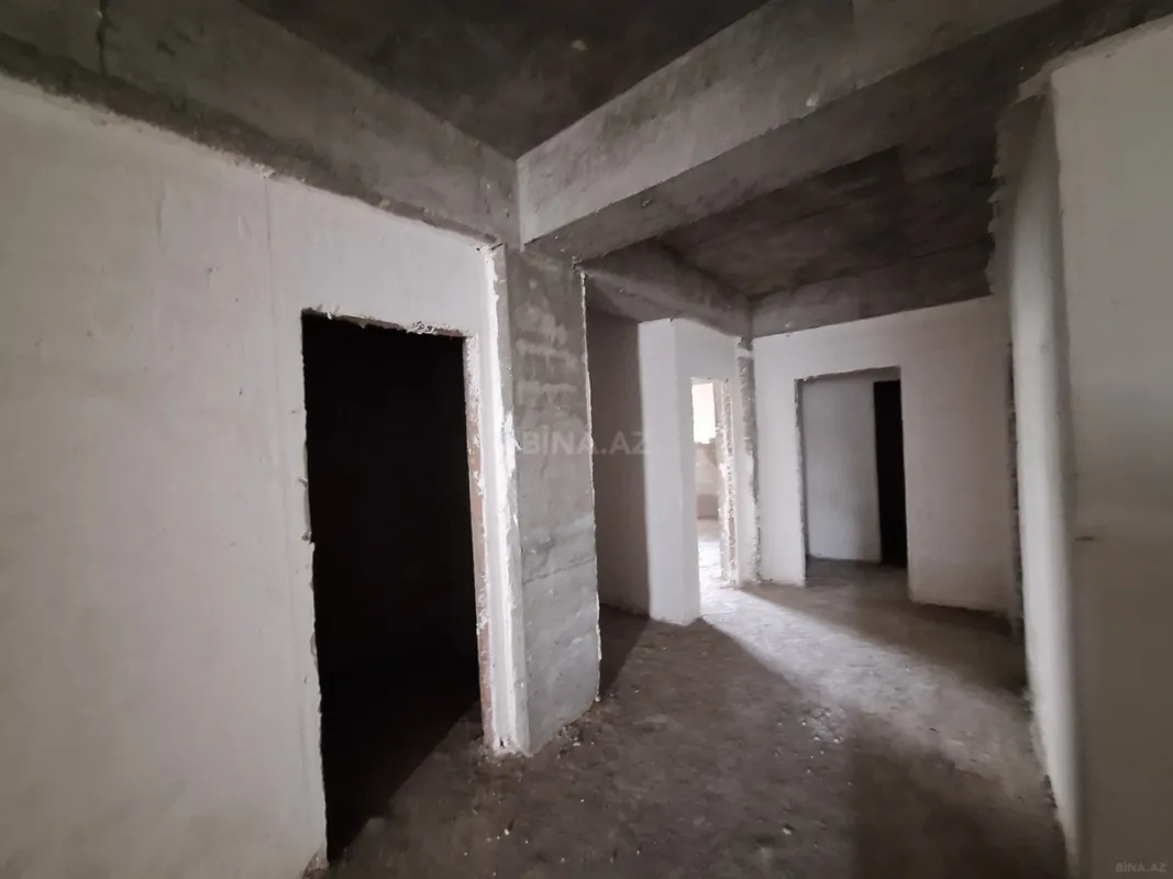 Satılır 4 otaqlı mənzil 202 m²
