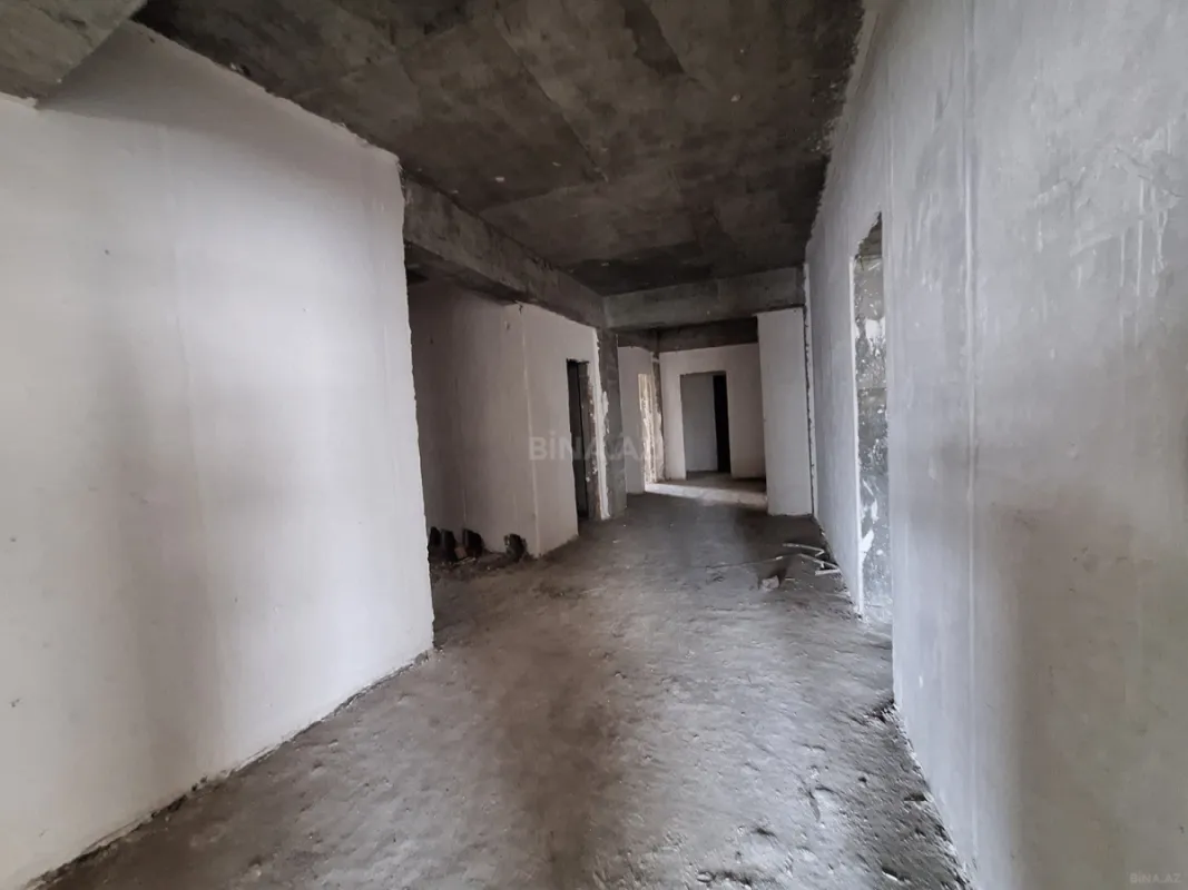 Satılır 4 otaqlı mənzil 202 m²
