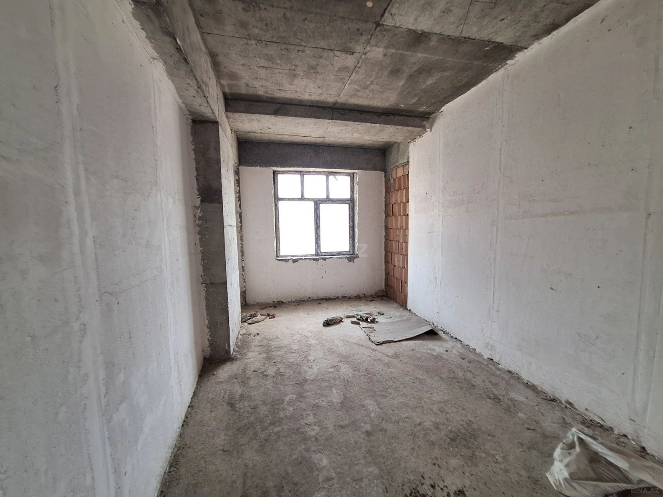 Satılır 4 otaqlı mənzil 202 m²
