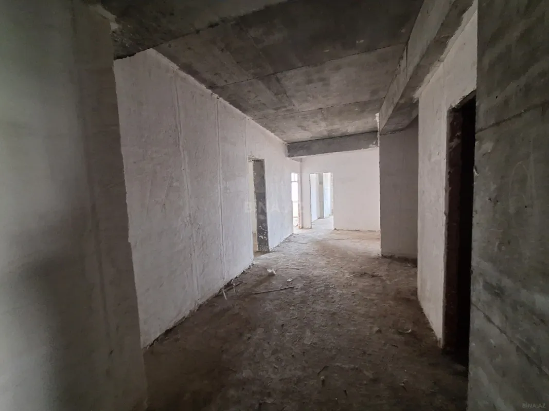 Satılır 4 otaqlı mənzil 202 m²