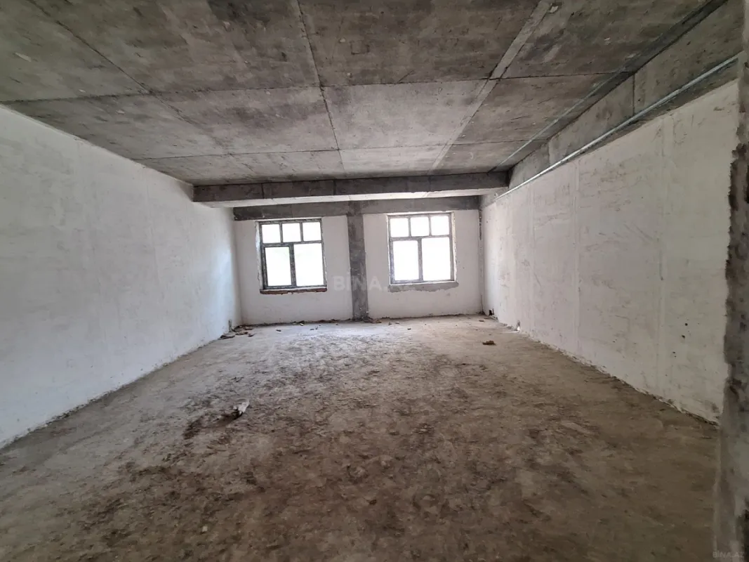 Satılır 4 otaqlı mənzil 202 m²