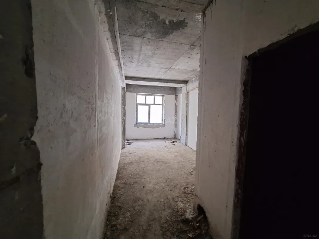 Satılır 4 otaqlı mənzil 202 m²