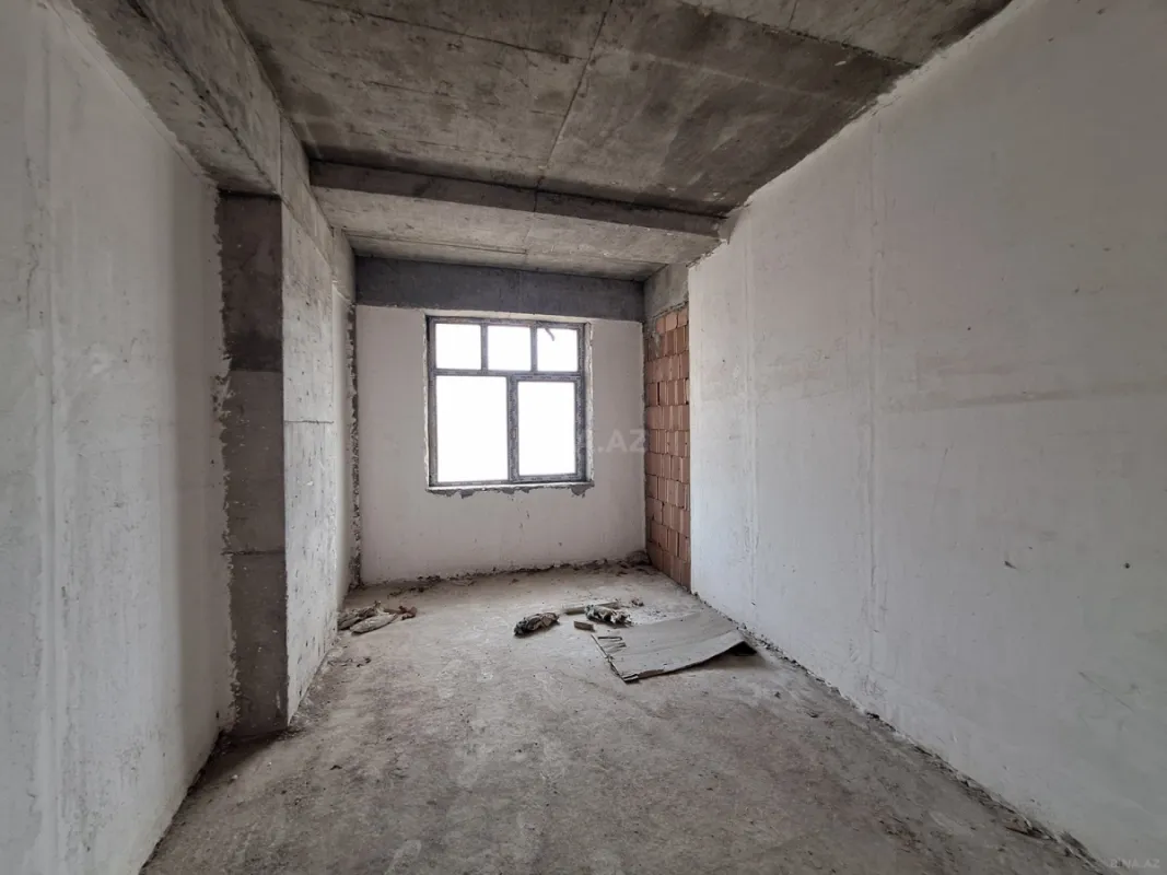 Satılır 4 otaqlı mənzil 202 m²