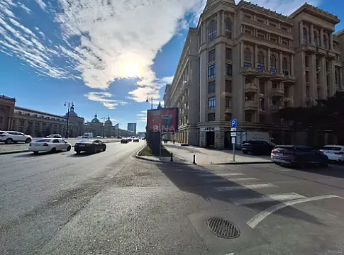 Satılır 4 otaqlı mənzil 202 m²