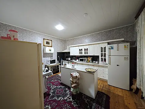 Satılır 5 otaqlı həyət evi 260 m²