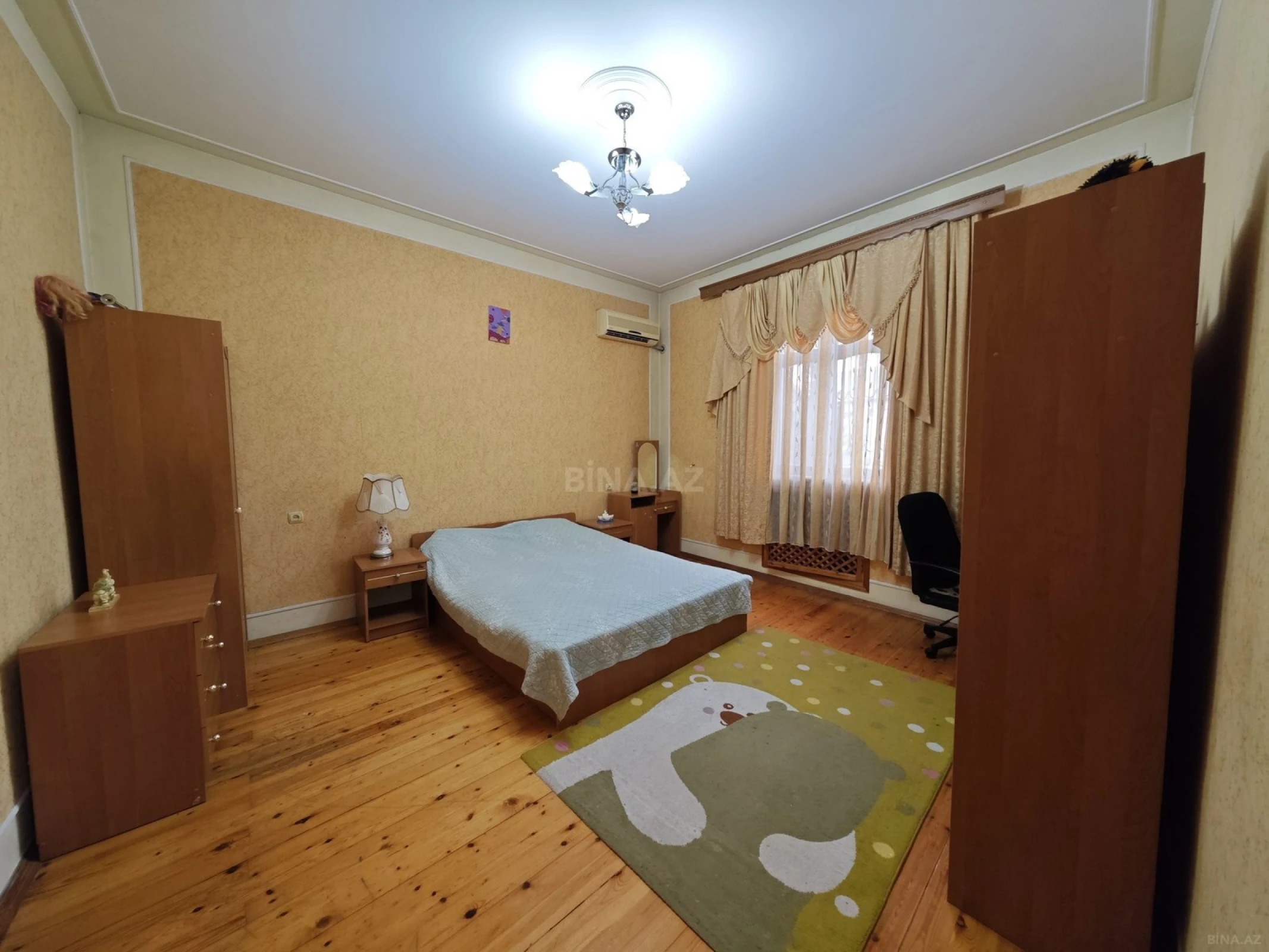 Satılır 5 otaqlı həyət evi 260 m²
