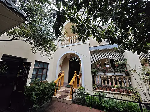 Satılır 5 otaqlı həyət evi 260 m²