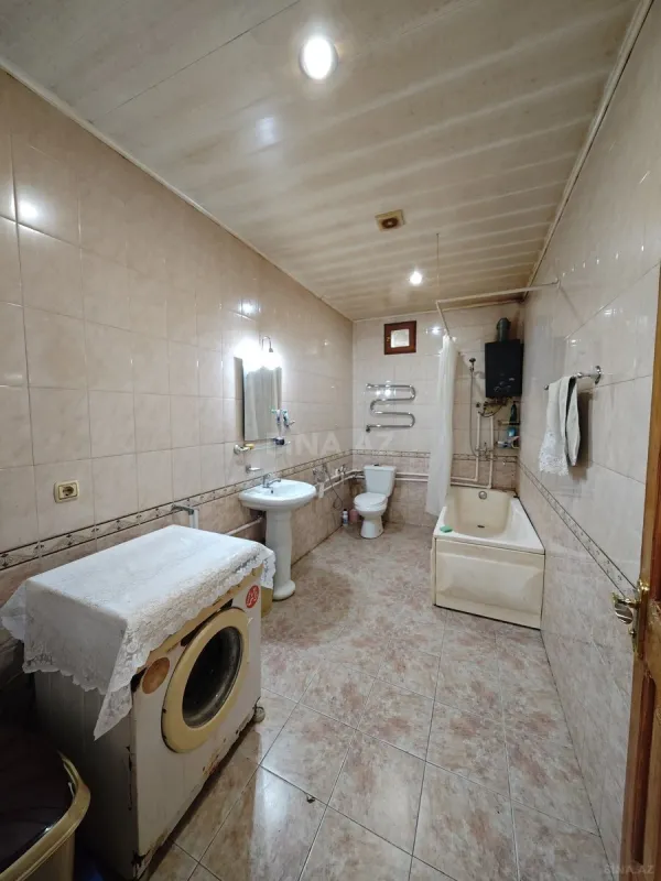 Satılır 5 otaqlı həyət evi 260 m²