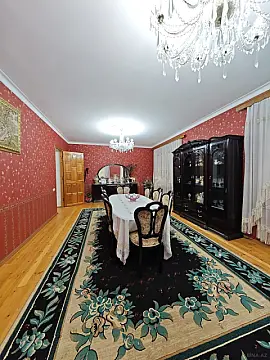 Satılır 5 otaqlı həyət evi 260 m²