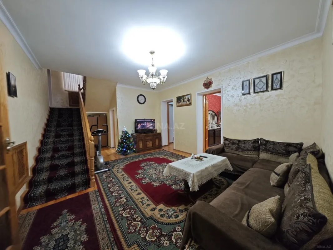 Satılır 5 otaqlı həyət evi 260 m²