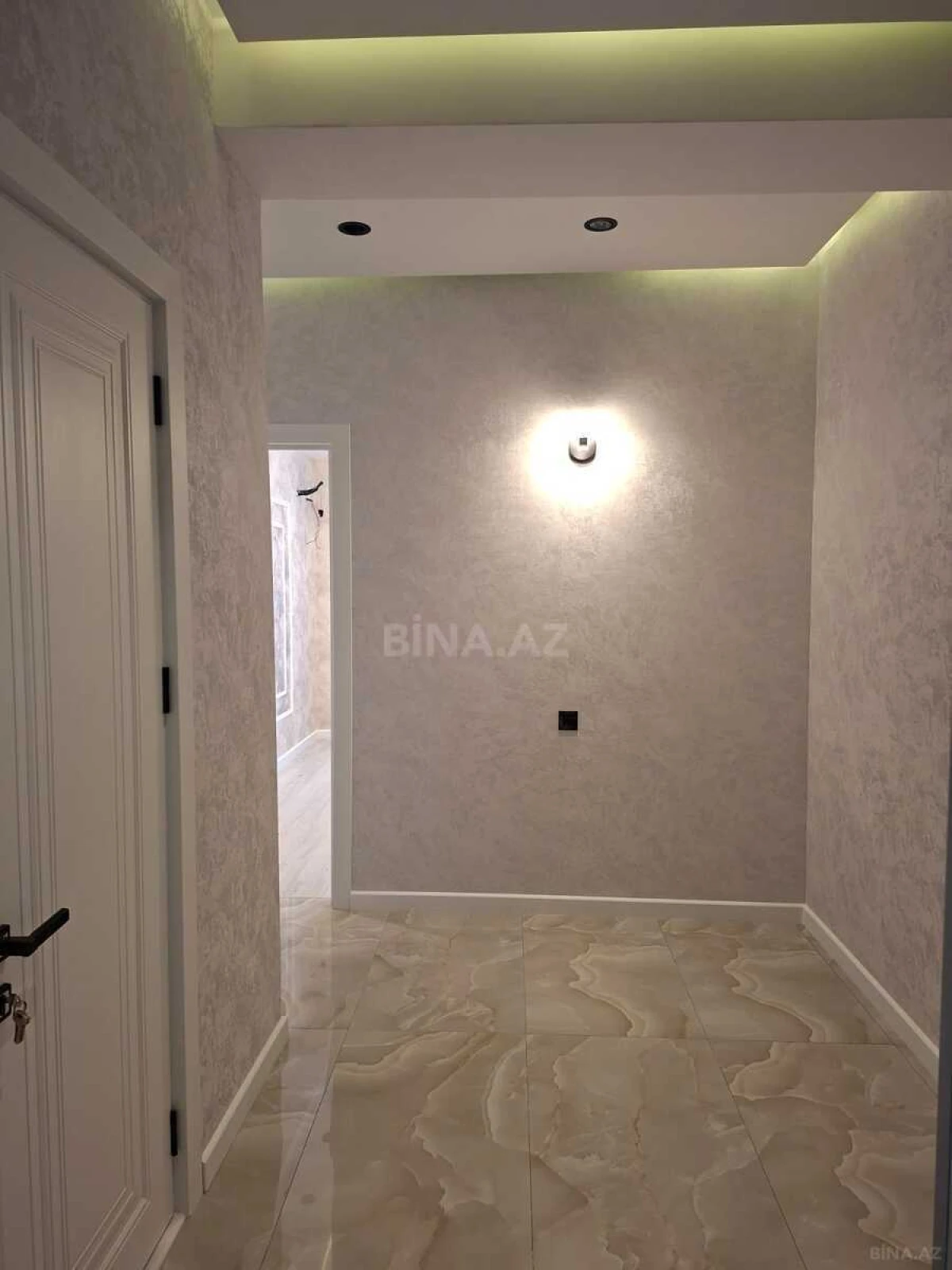 Satılır 2 otaqlı mənzil 86 m²