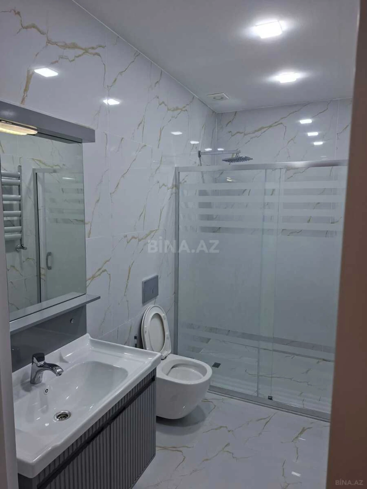 Satılır 2 otaqlı mənzil 86 m²