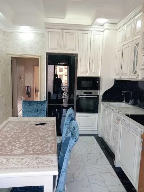 Kirayə verilir 2 otaqlı mənzil 70 m²