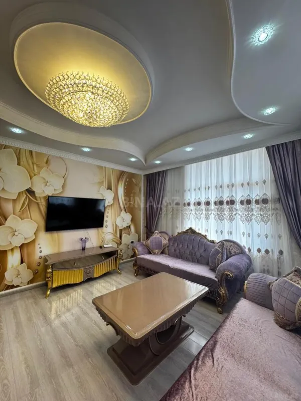 Kirayə verilir 2 otaqlı mənzil 70 m²