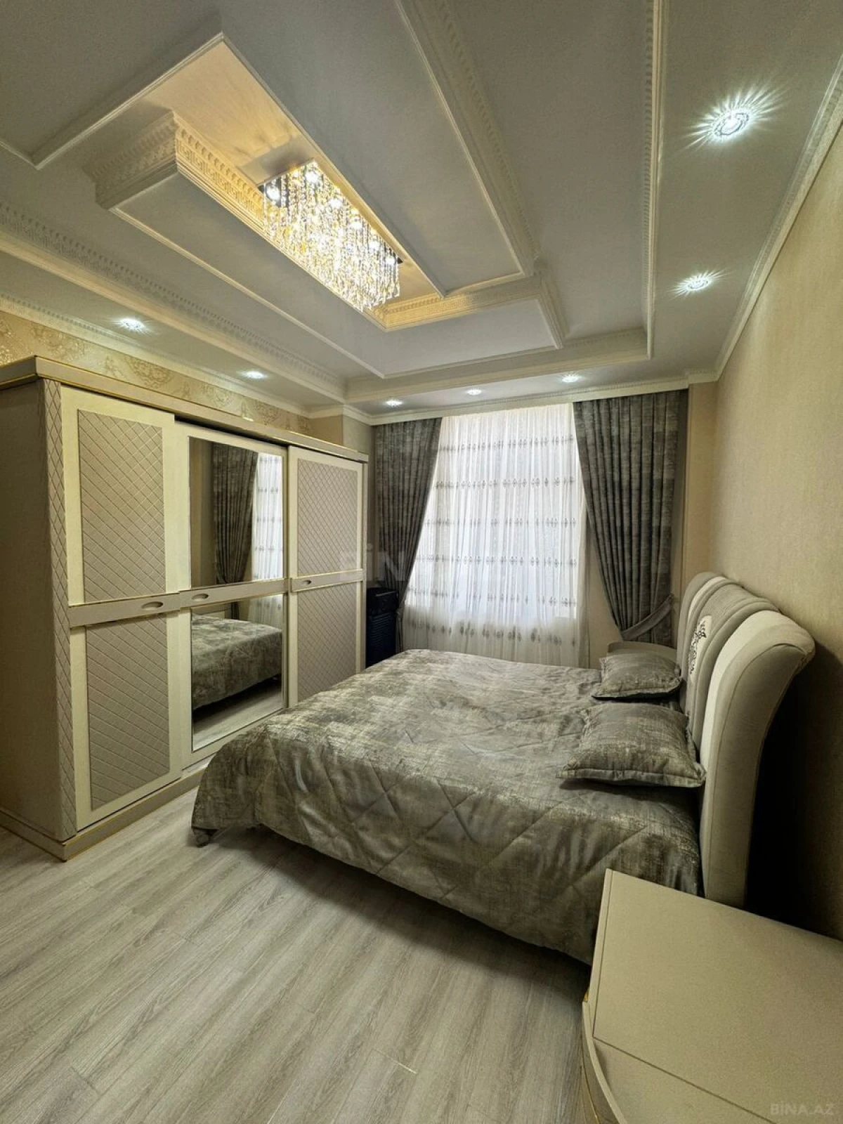 Kirayə verilir 2 otaqlı mənzil 70 m²