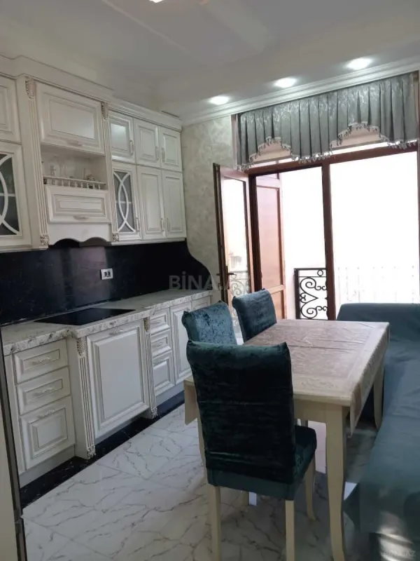 Kirayə verilir 2 otaqlı mənzil 70 m²