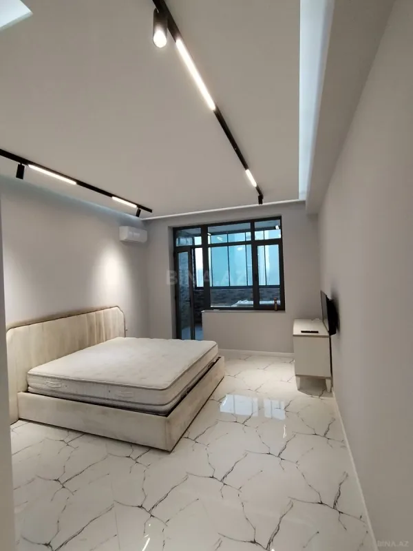 Satılır 2 otaqlı mənzil 92 m²