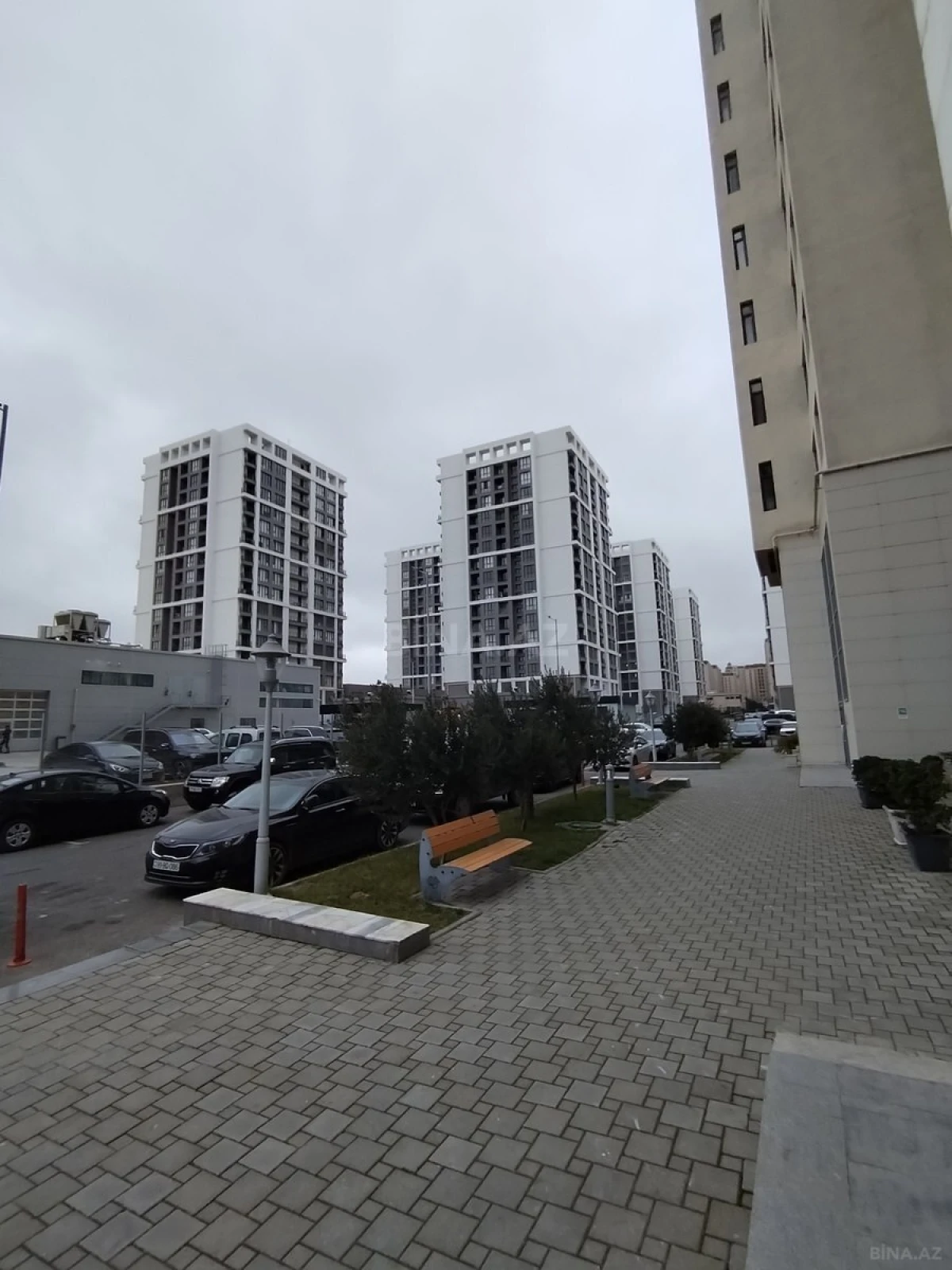 Satılır 2 otaqlı mənzil 92 m²