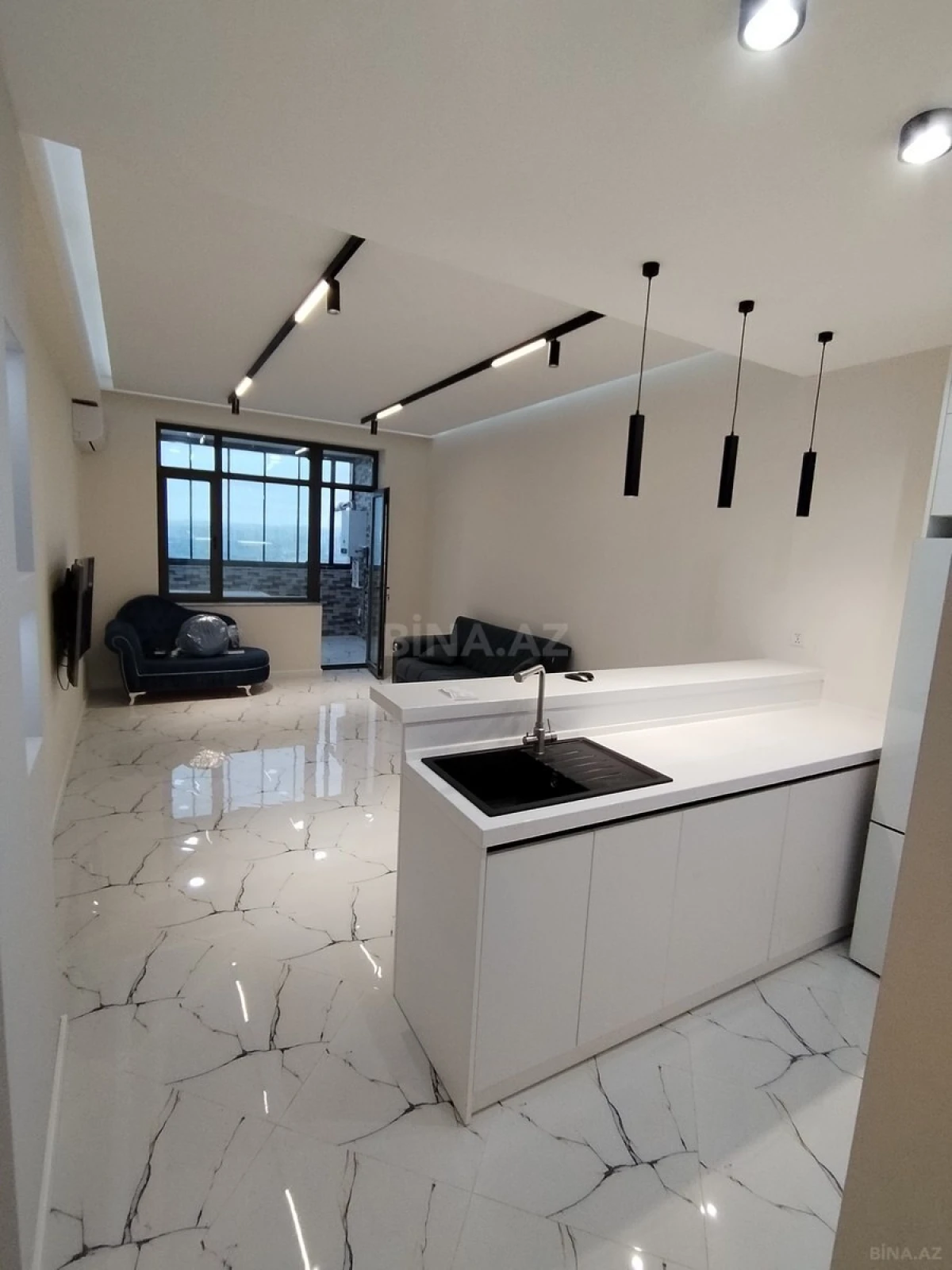 Satılır 2 otaqlı mənzil 92 m²