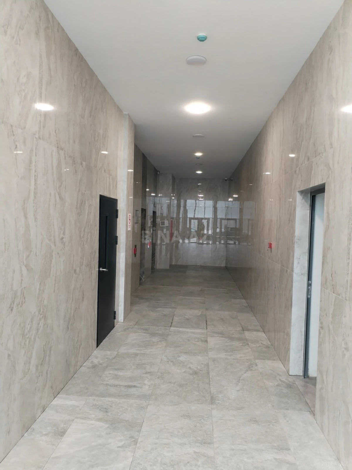 Satılır 2 otaqlı mənzil 92 m²