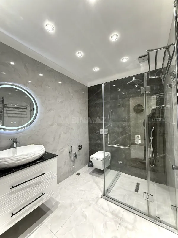 Satılır 4 otaqlı mənzil 191 m²