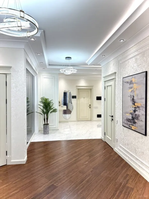 Satılır 4 otaqlı mənzil 191 m²
