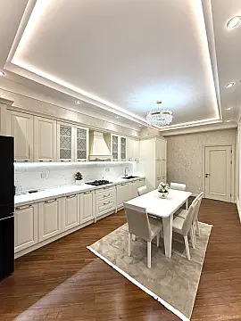 Satılır 4 otaqlı mənzil 191 m²