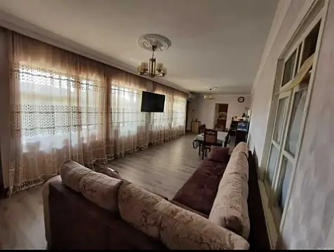Satılır 3 otaqlı həyət evi 170 m²