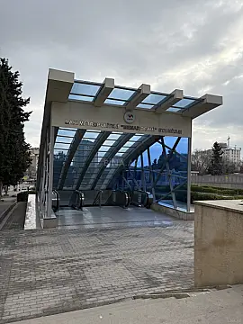 Satılır 3 otaqlı mənzil 70 m² — Bakı, Memar Əcəmi yanı 3 otaq 70.00 m²