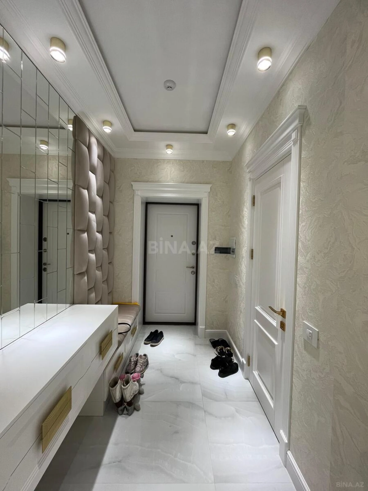 Kirayə verilir 3 otaqlı mənzil 145 m²