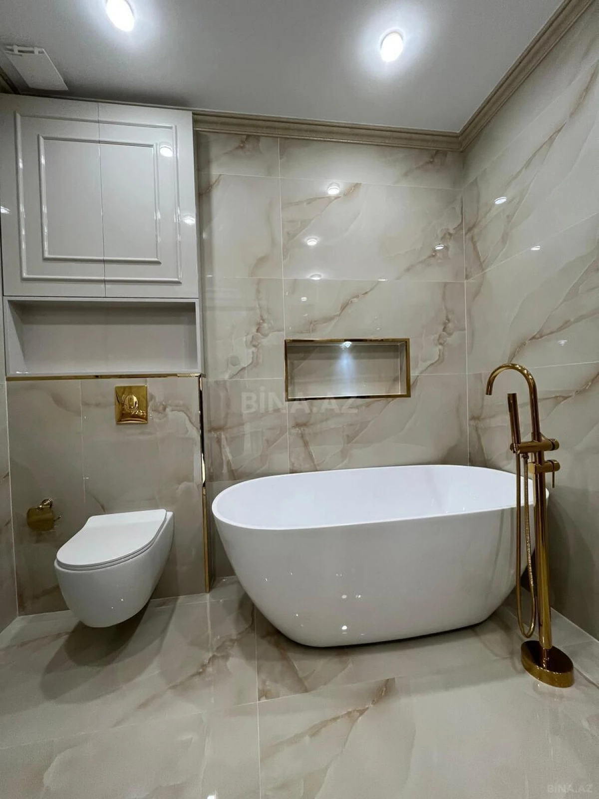 Kirayə verilir 3 otaqlı mənzil 145 m²