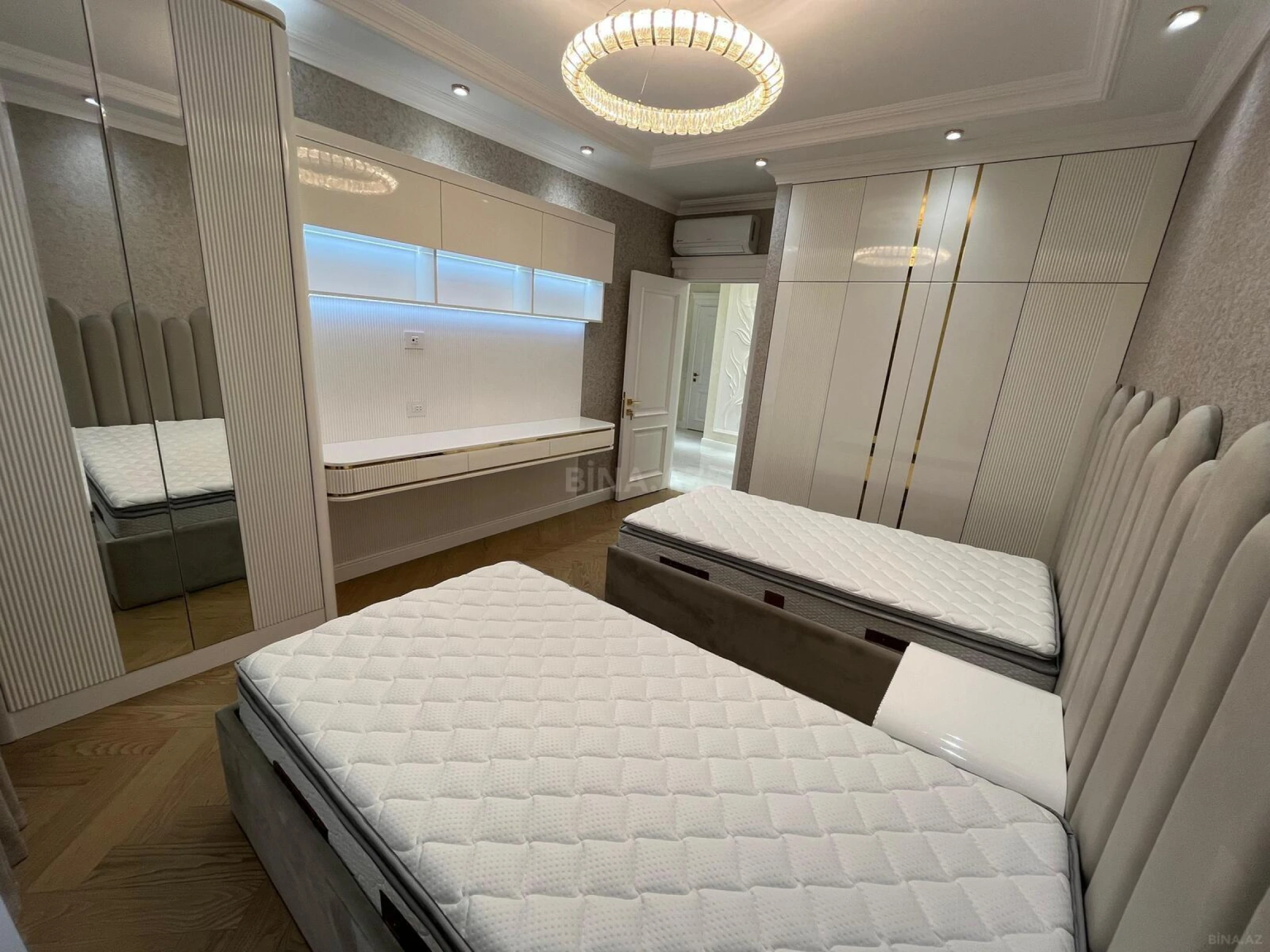 Kirayə verilir 3 otaqlı mənzil 145 m²