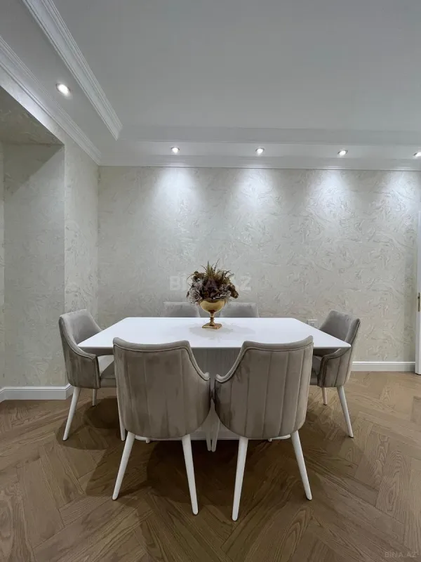 Kirayə verilir 3 otaqlı mənzil 145 m²