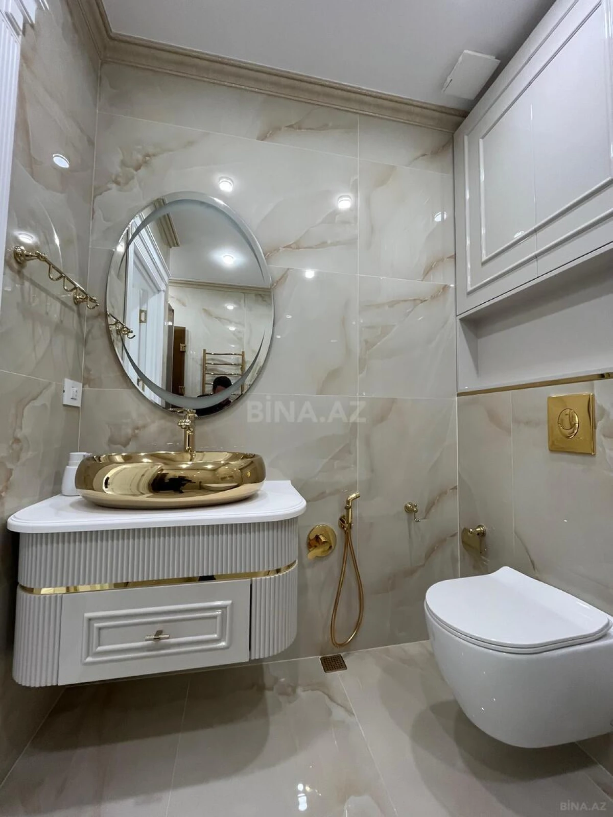 Kirayə verilir 3 otaqlı mənzil 145 m²