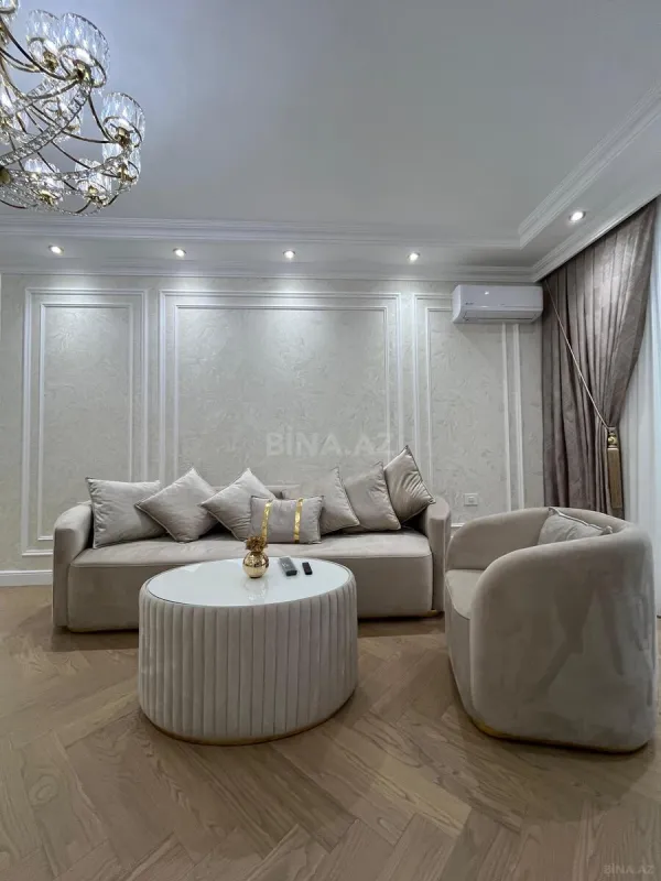 Kirayə verilir 3 otaqlı mənzil 145 m²