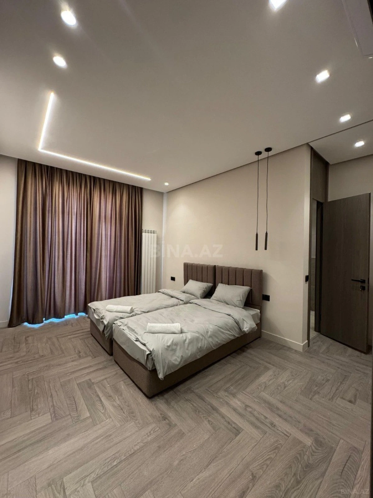 Satılır 3 otaqlı mənzil 158 m²