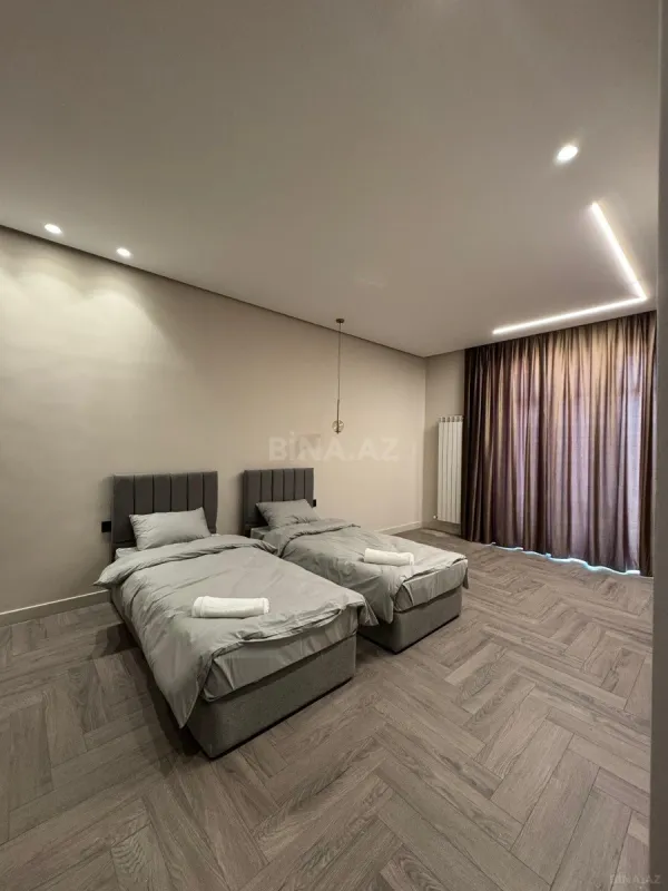 Satılır 3 otaqlı mənzil 158 m²