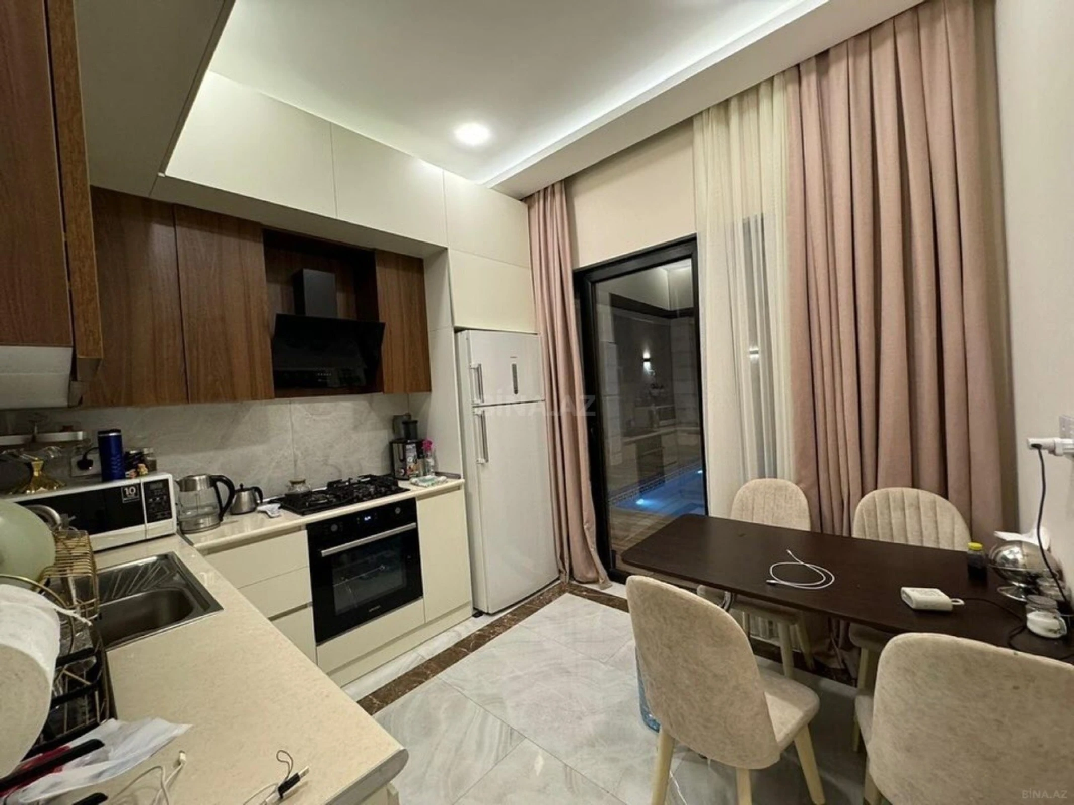 Kirayə verilir 4 otaqlı həyət evi 300 m²