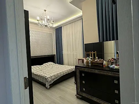 Kirayə verilir 4 otaqlı həyət evi 300 m²