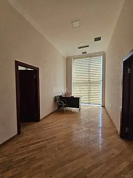 Kirayə verilir 5 otaqlı ofis 170 m²