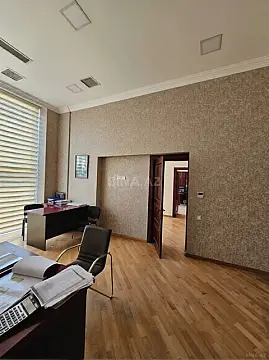 Kirayə verilir 5 otaqlı ofis 170 m²