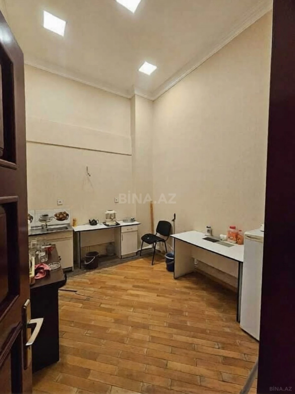 Kirayə verilir 5 otaqlı ofis 170 m²