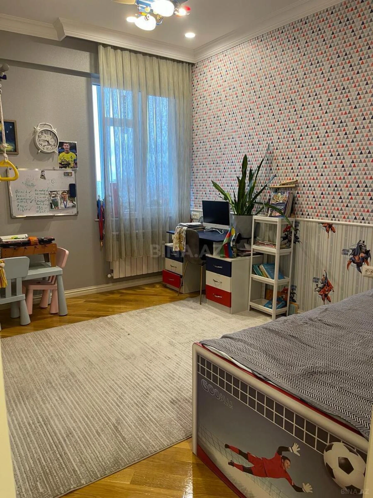 Satılır 4 otaqlı mənzil 168 m²